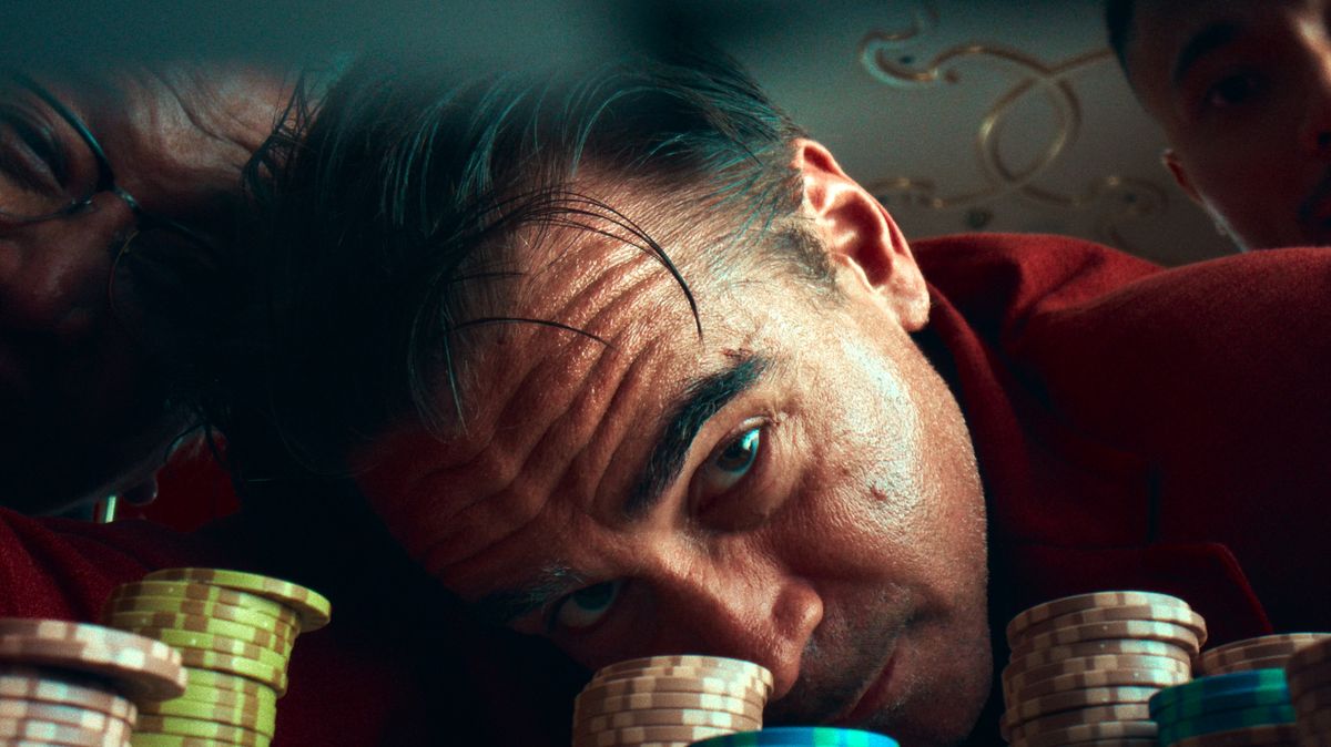 RECENZE: Colin Farrell jako gambler je sázka na jistotu. Baladě o malém hráči přesto chybí emoce